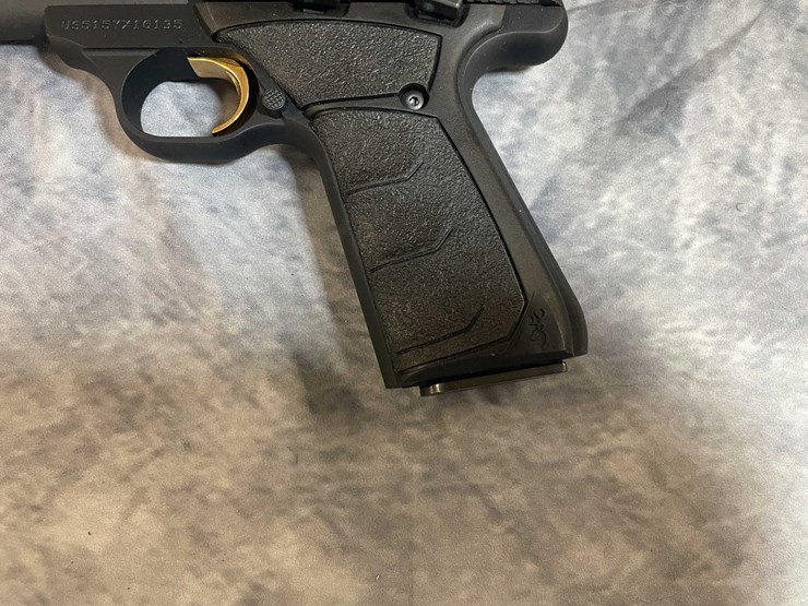 #10279-•-browning-buckmark-22-lr-pistol,-sn:-us515yx16135-image-8
