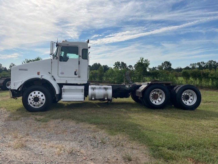 2019-kenworth-t800-image-6
