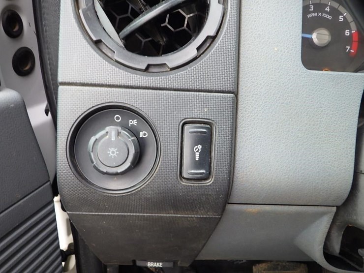 2011-ford-f350-image-36