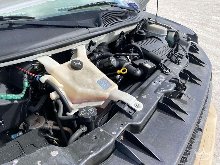 2011-chevrolet-express-2500-image-37