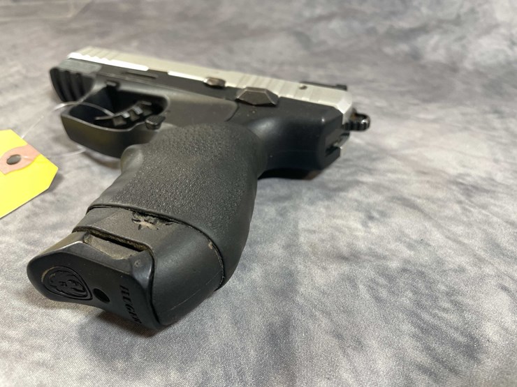 #10294-•-ruger-sr22-22-lr-pistol,-sn:-361-71180-image-10