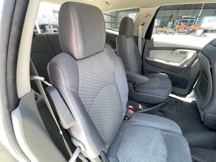 2011-chevrolet-traverse-image-92