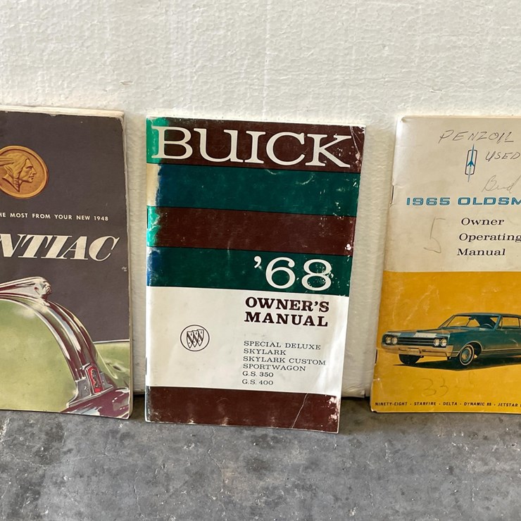 #5413 • Vintage Pontiac, Oldsmobile, and Buick Owner's Manuals (Las Cruces, NM)