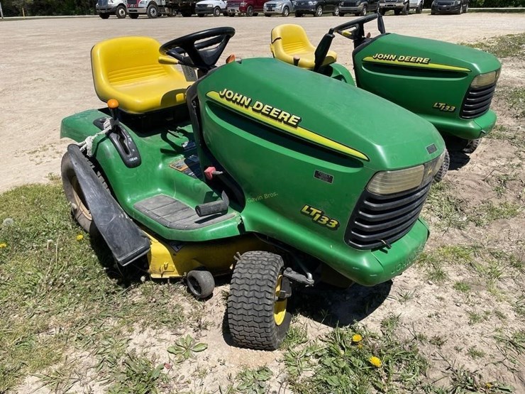 john-deere-lt133-image-1