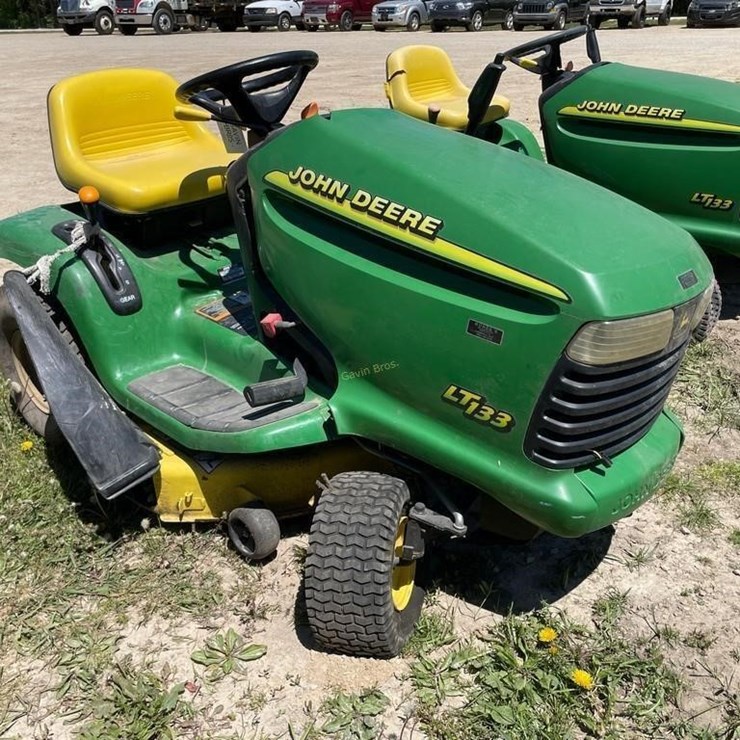JOHN DEERE LT133