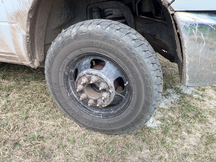 2017-dodge-3500-image-27