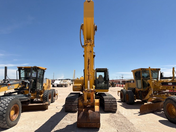 2005-deere-270c-lc-image-4