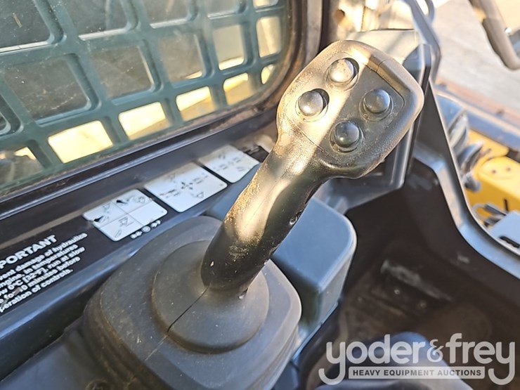 2024-deere-333g-image-45