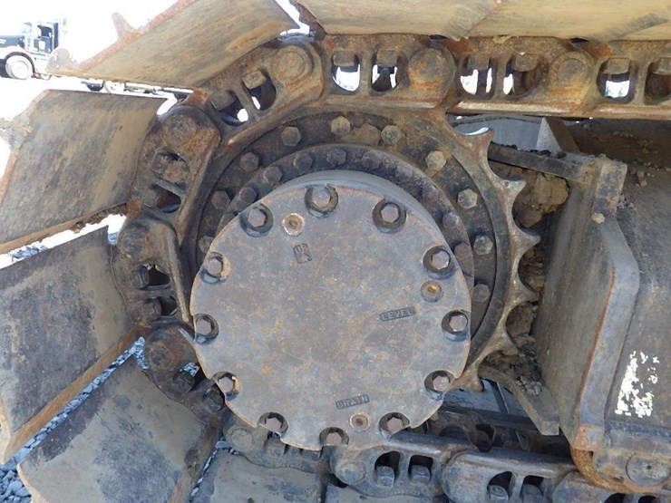 deere-245g-lc-image-43