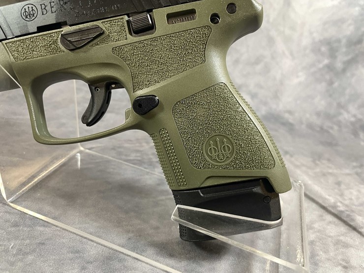 #10289-•-beretta-apx-a1-carry-9mm-luger-pistol,-sn:-axc181596-image-8