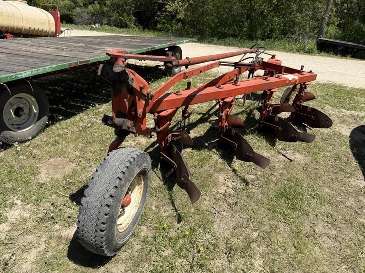 allis-chalmers-3pt-4-bottom-plow-image-8