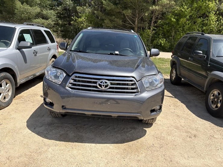 2010-toyota-highlander-image-1