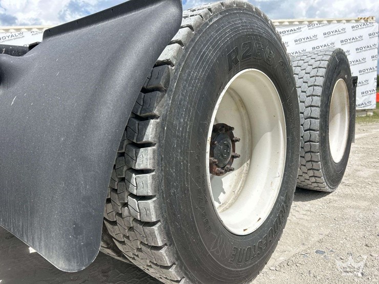 2021-international-rh613-t/a-day-cab-truck-tractor-image-36