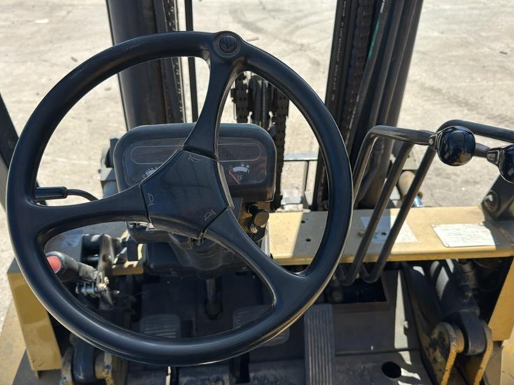 caterpillar-dp40-image-17