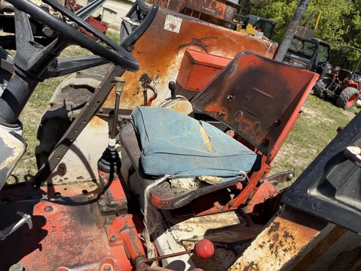case-1290-tractor-w/56l-loader-bucket-image-9