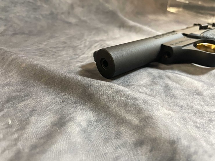 #10279-•-browning-buckmark-22-lr-pistol,-sn:-us515yx16135-image-9