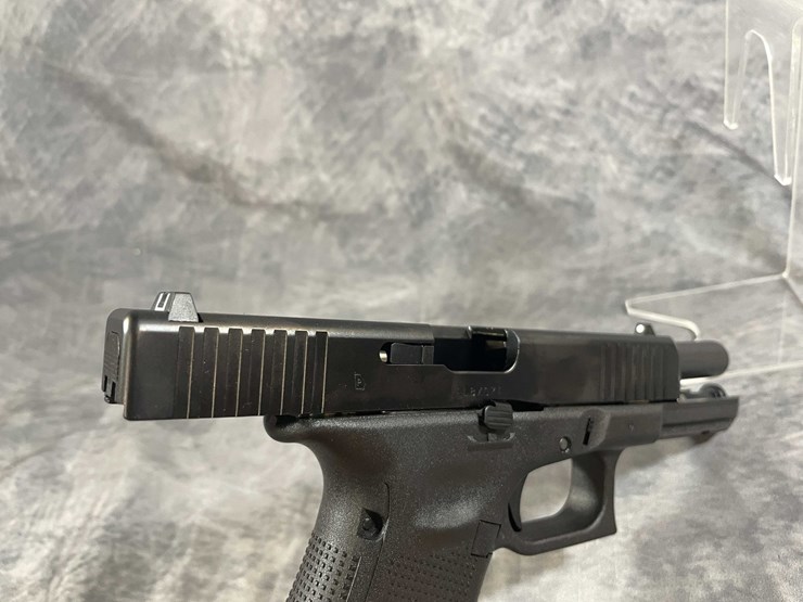 #10287-•-glock-17-gen-5-9mm-luger-pistol,-sn:-albx074-image-15