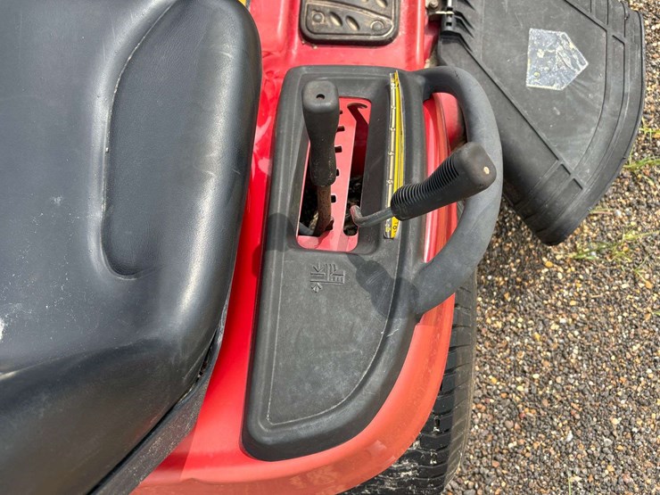 toro-lx427-image-10