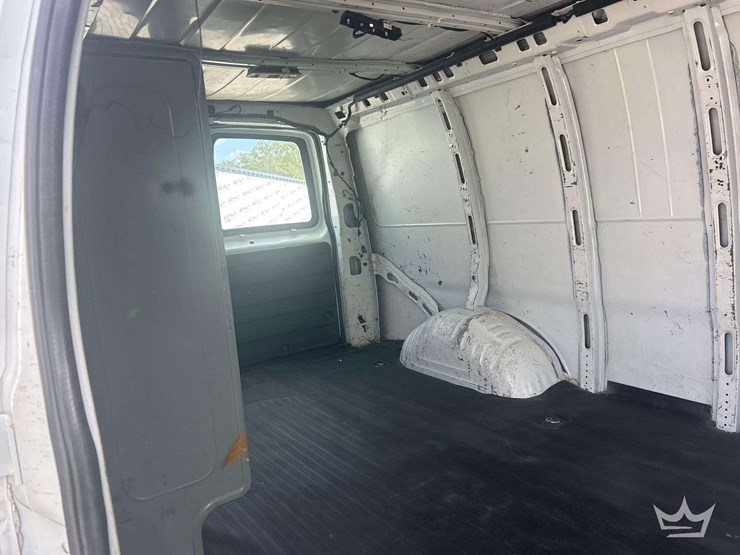 2019-chevrolet-express-2500-image-20