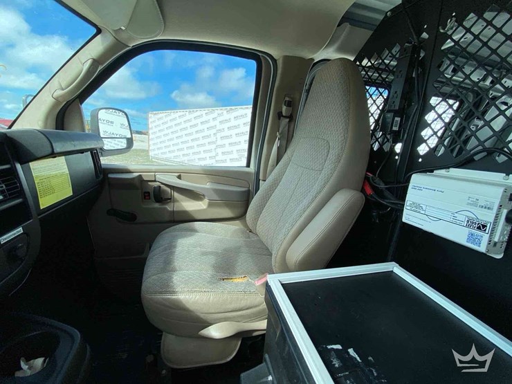 2011-chevrolet-express-2500-image-15