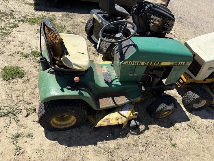 john-deere-111-image-3