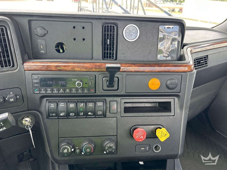 2021-international-rh613-t/a-day-cab-truck-tractor-image-20