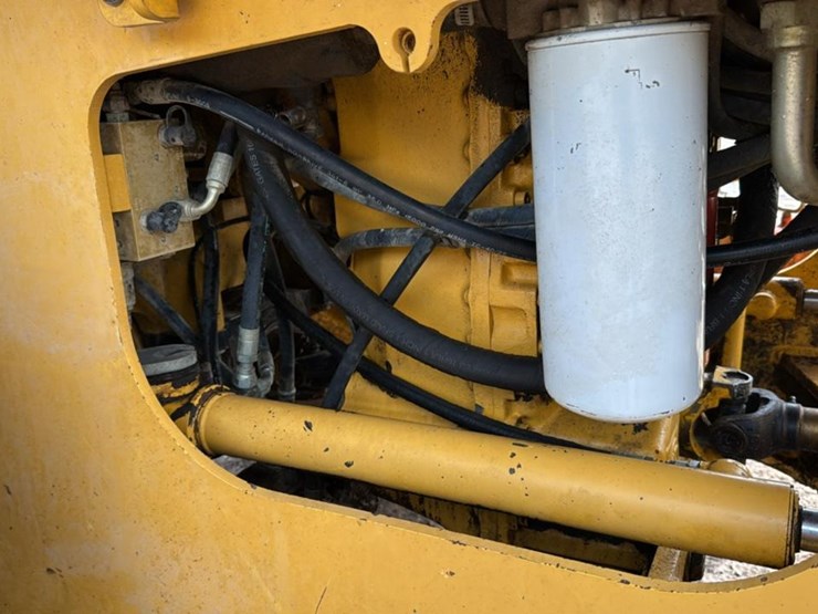 2001-john-deere-444h-image-31