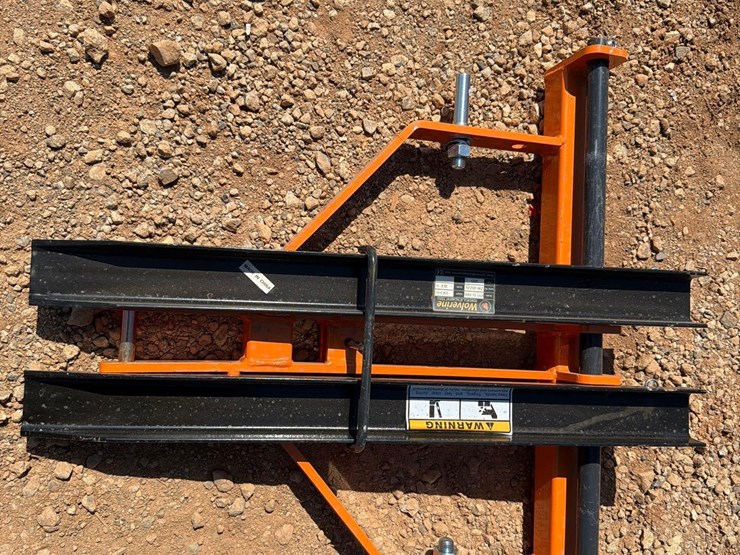 unused-wolverine-foldable-pallet-forks-image-1