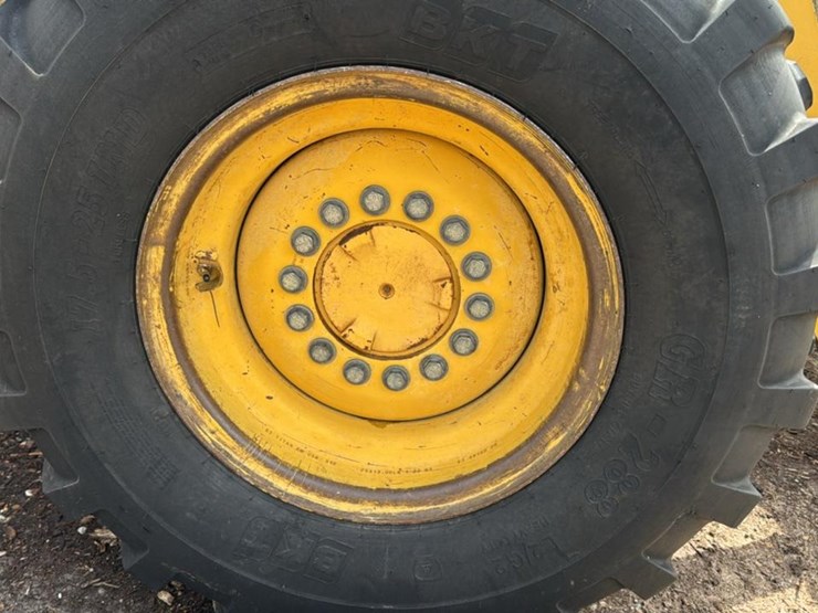 2001-john-deere-444h-image-24