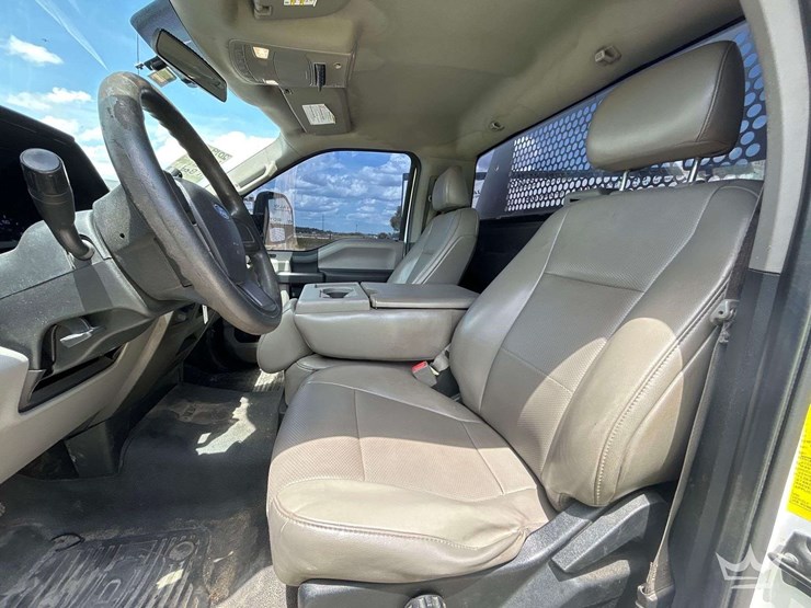 2019-ford-f550-image-18