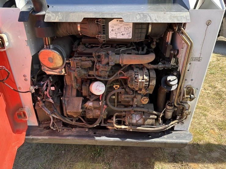 2022-bobcat-t550-image-11