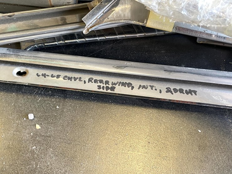 #5398-•-huge-lot-of-classic-car-chrome-trim-(las-cruces,-nm)-image-23