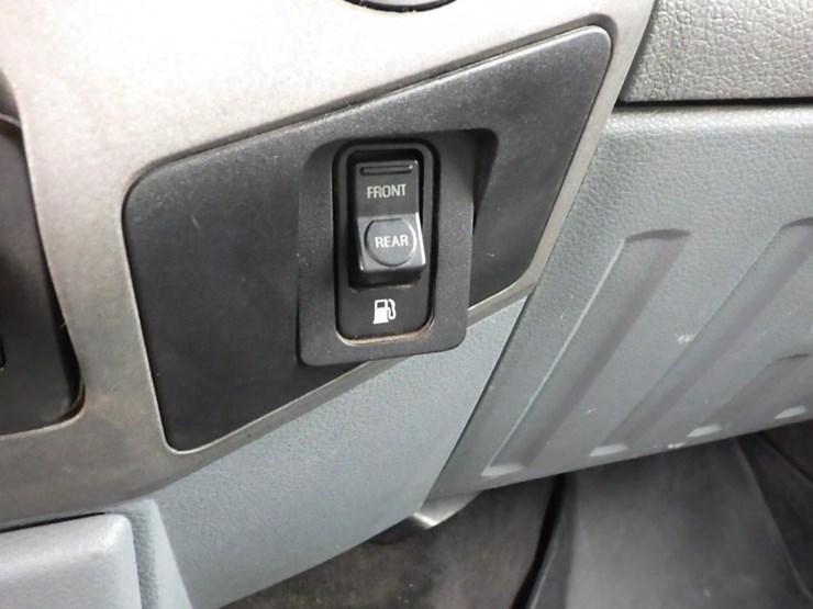 2011-ford-f550-image-40