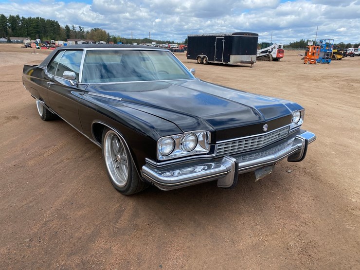 #132-•-1973-buick-electra-225-(title-in-delay)-(nitke-yard-mosinee,-wi)-image-3