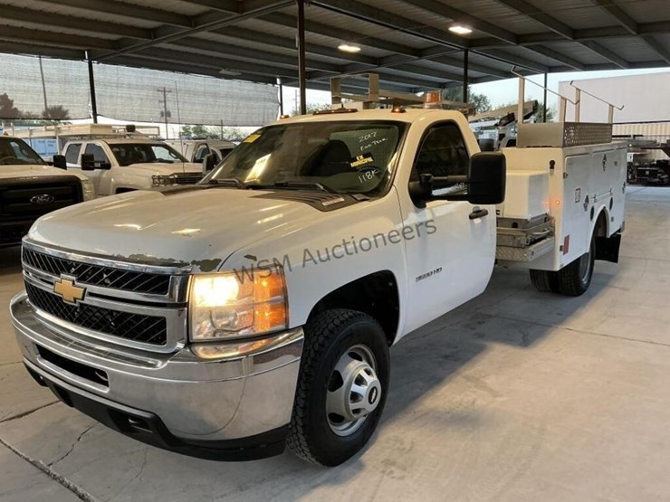 2012-chevrolet-silverado-3500hd-image-4