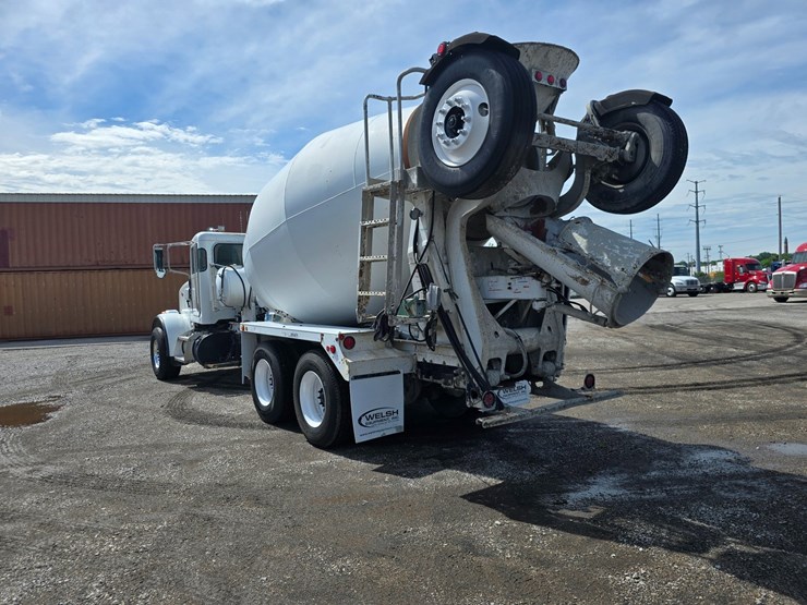 2014-peterbilt-365-image-18