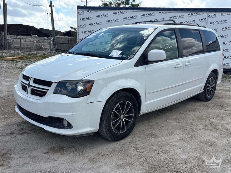 2017-dodge-grand-caravan-image-1