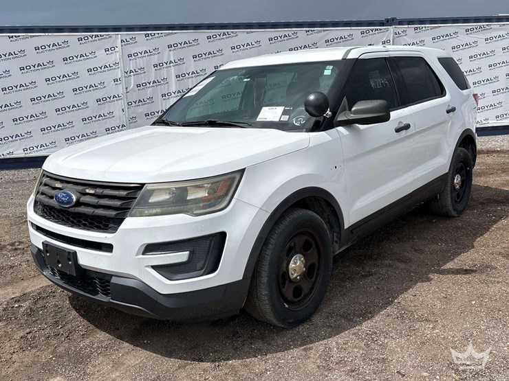 2017-ford-explorer-image-1