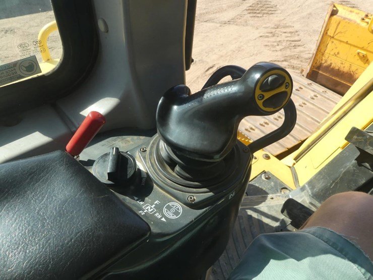 2019-komatsu-d65pxi-18-image-13