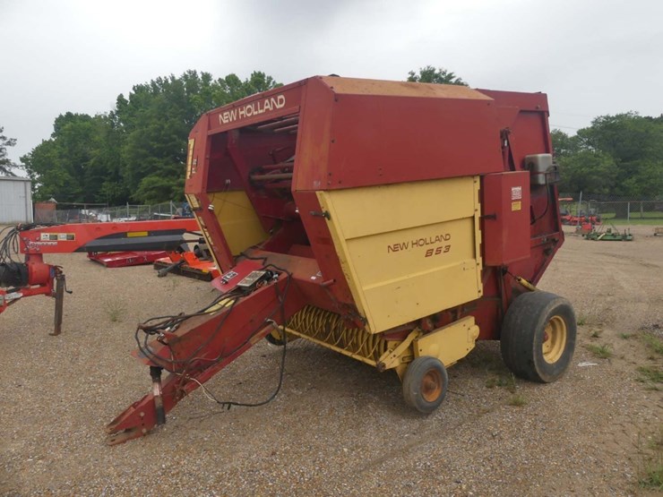 new-holland-853-image-1