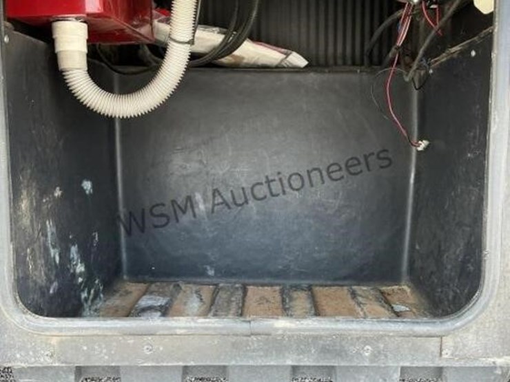 2006-fleetwood-excursion-motorhome-image-11