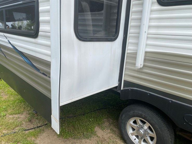 2012-keystone-springdale-rv-image-11