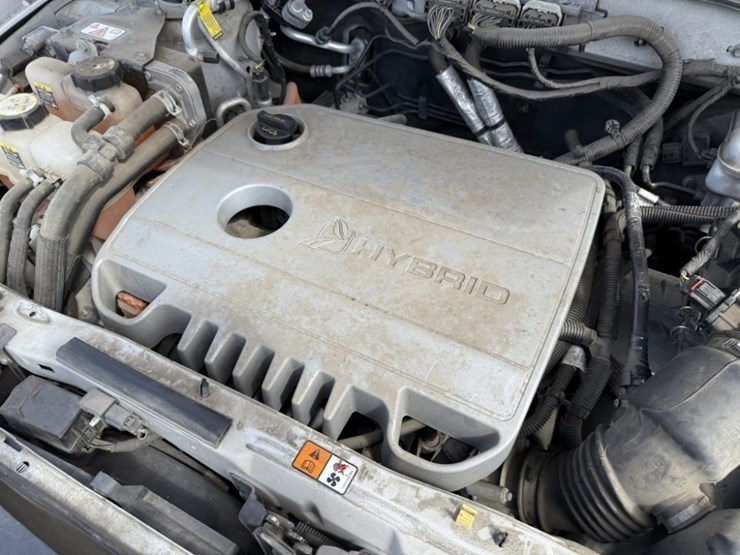 2012-ford-escape-hybrid-image-12
