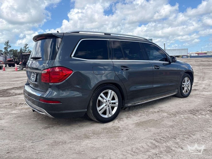 2014-mercedes-benz-gl450-image-4