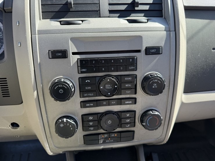 2012-ford-escape-image-28