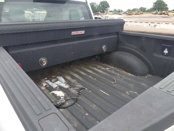 2017-ford-f150-image-5