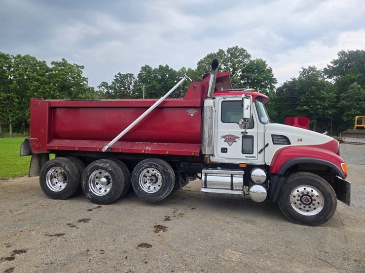 #24355-•-2004-mack-cv713-granite-dump-truck-image-23