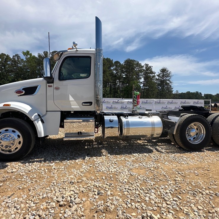 2025 PETERBILT 567