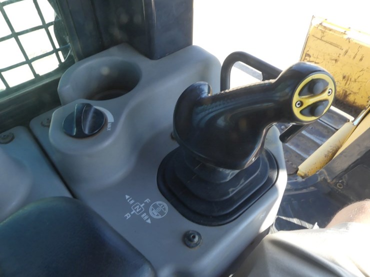 2013-komatsu-d39px-23-image-16