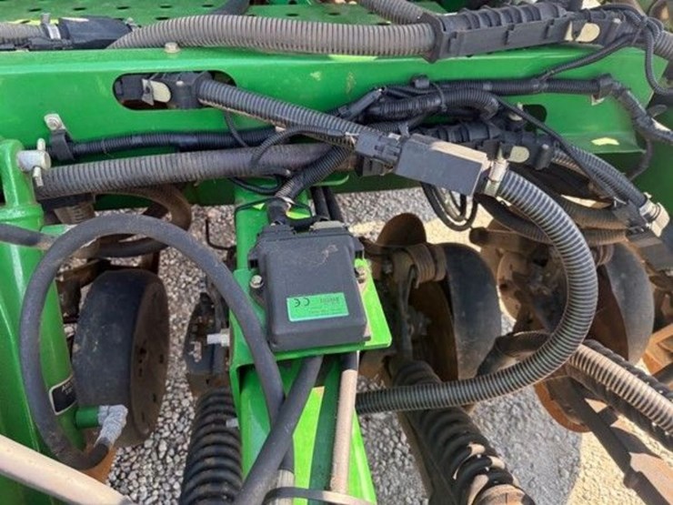 2010-john-deere-1990-image-30
